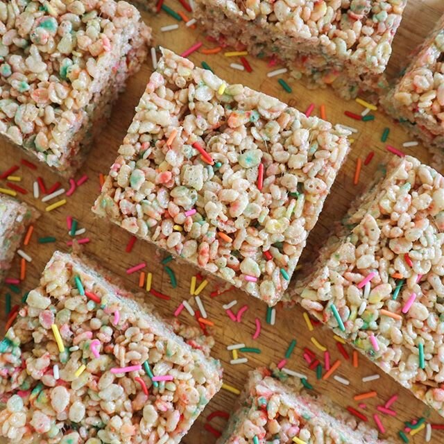 Brown butter funfetti krispie treats ✨✨ an elevated version of my childhood fav. Recipe on the blog #WannHouse