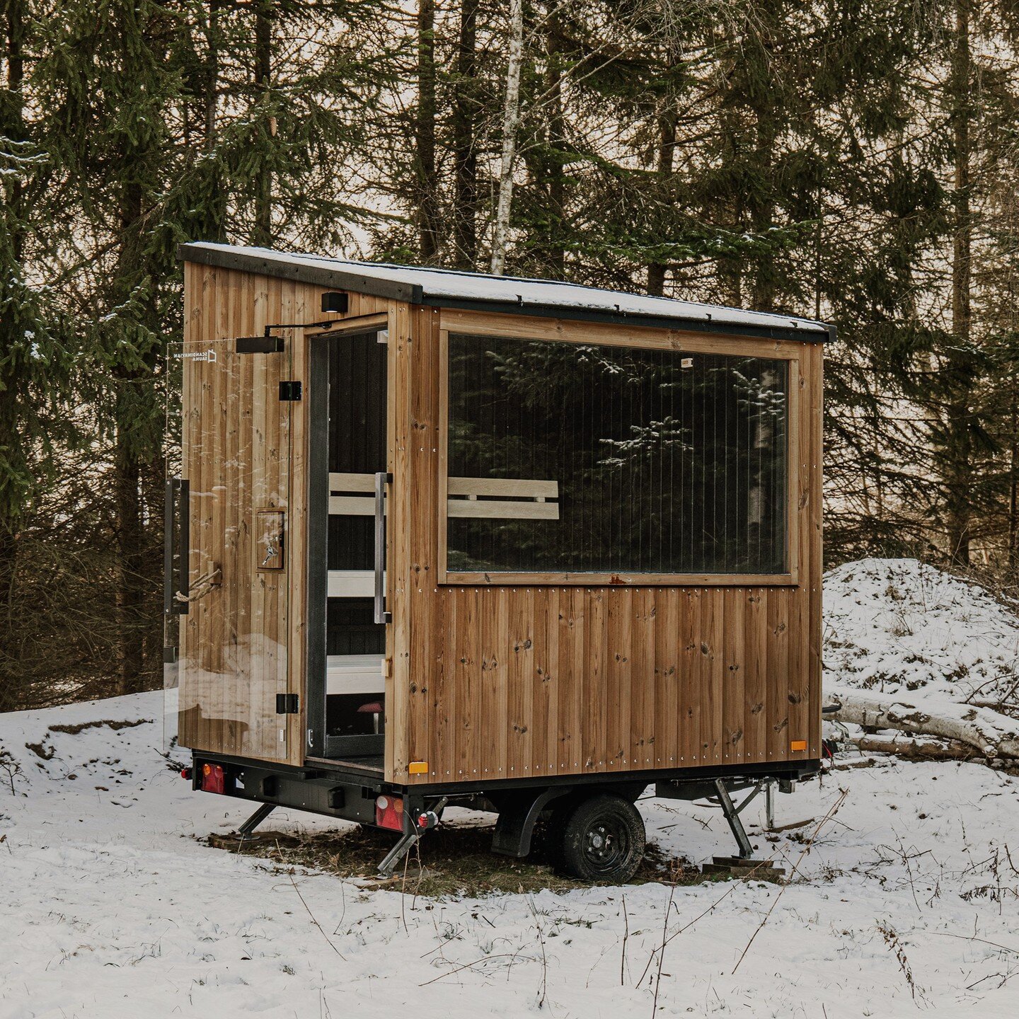 Had the pleasure of meeting two amazing clients yesterday as part of a photoshoot of their brand new Sauna in the north Copenhagen area.

The thermo treated Pine cladding will go silver grey in the next six months. Cant wait to see this in contrast t