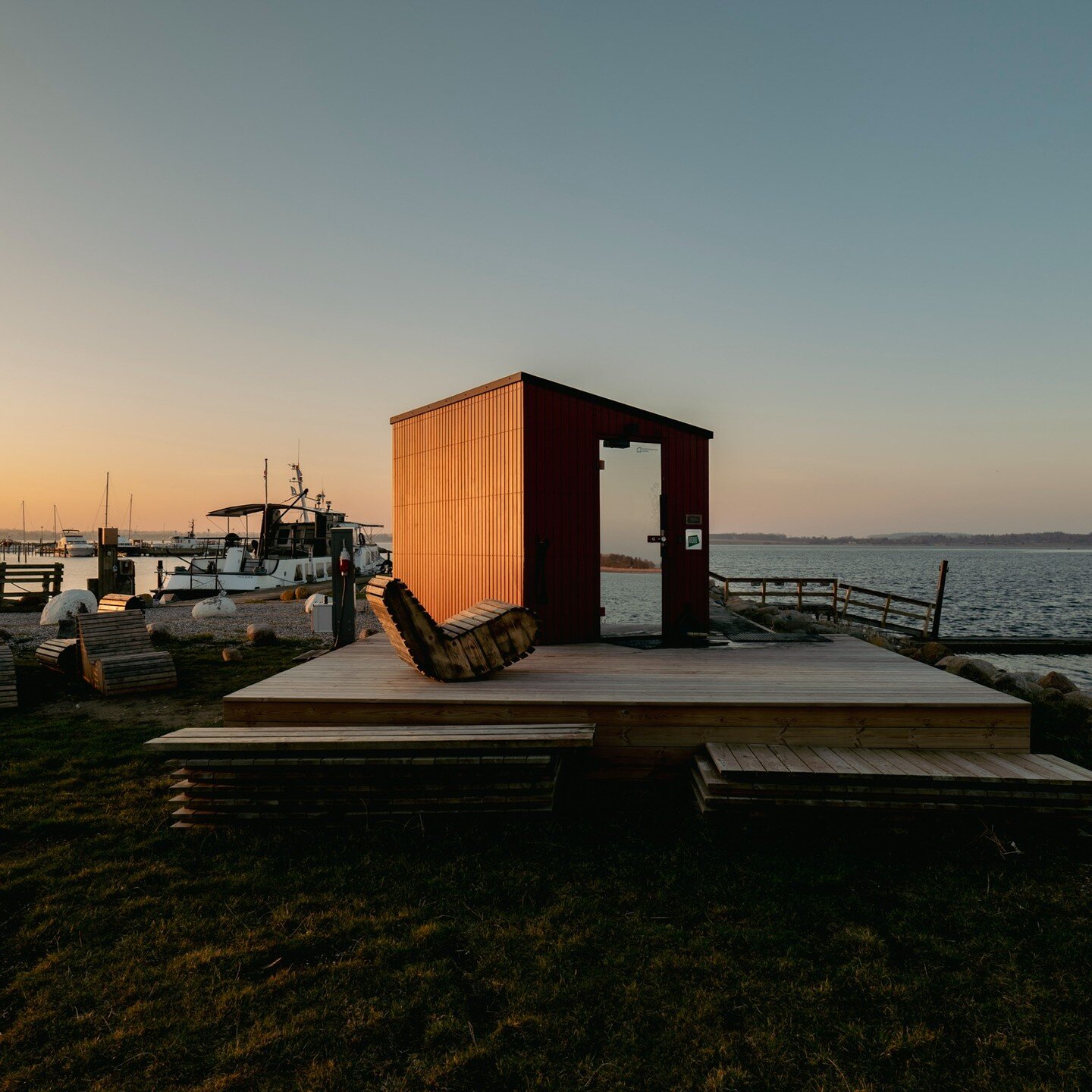 Magical evening in Holbaek a little while ago. 

#scandinaviansauna 
#MobileSaunaExperience
#ScandinavianWellness
#EcoLuxurySaunas
#CustomSaunaDesign
#SaunaCulture
#IceBathTherapy
#Scandinaviansauna
#OutdoorWellness
#InnovativeWellness
#HyggeLifestyl