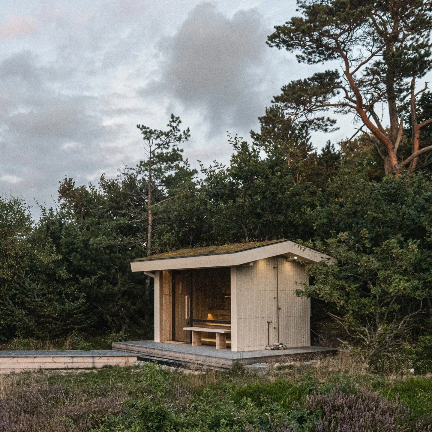 The clients we work with often have specific ideas. Unusual sites. Personal preferences. High standards.
We LOVE that! 
#scandinaviansauna
#nordicsauna
#mobilesauna
#saunadesign
#saunalife
#saunatime
#wellness
#relax
#saunarental
#outdoorsauna
#hom