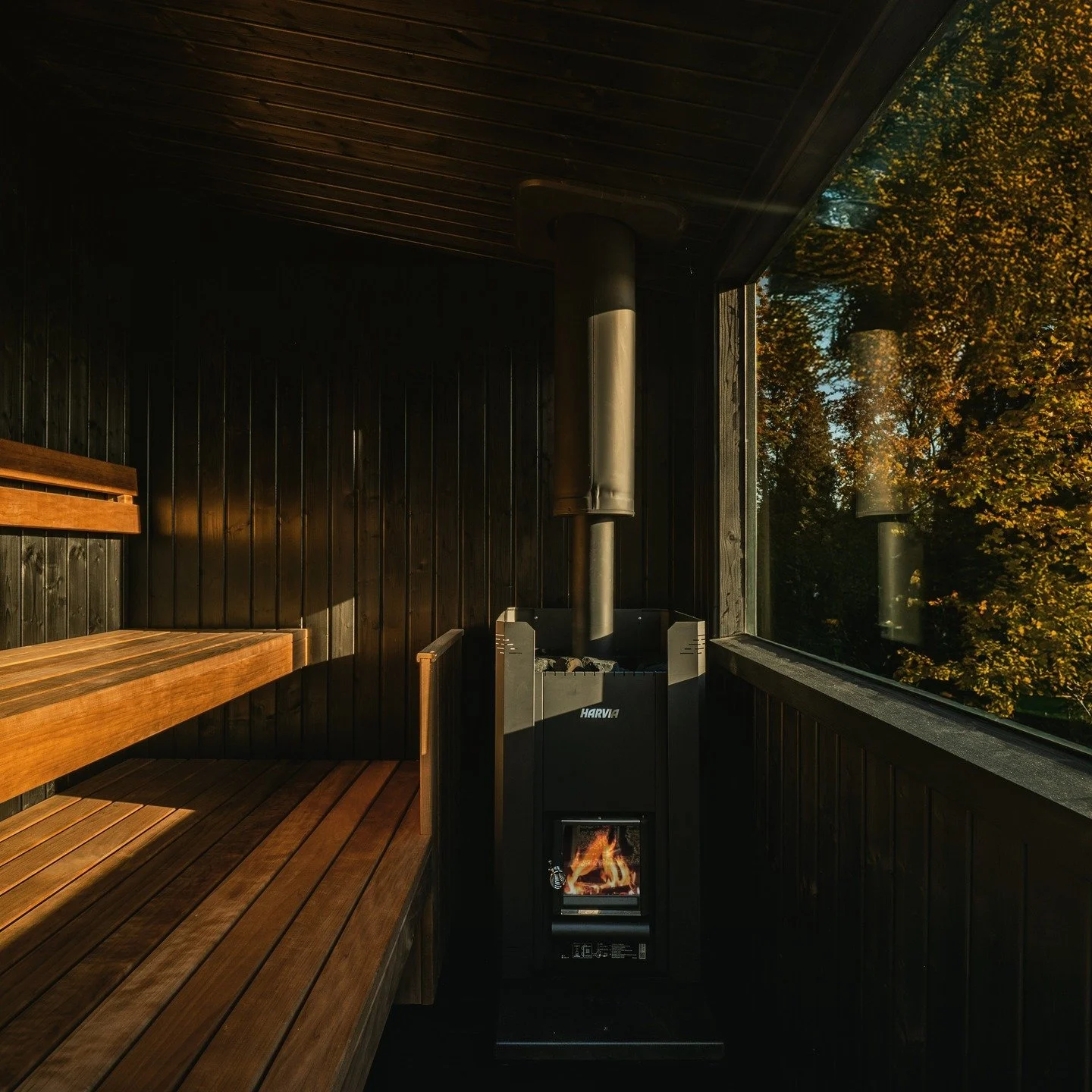 Once inside, you might never want to leave.

#scandinaviansauna
#nordicsauna
#mobilesauna
#saunadesign
#saunalife
#saunatime
#wellness
#relax
#saunarental
#outdoorsauna
#homeoffice
#slowliving
#ritualdesign
#nordicdesign
#F&aelig;llesomLollandFalster