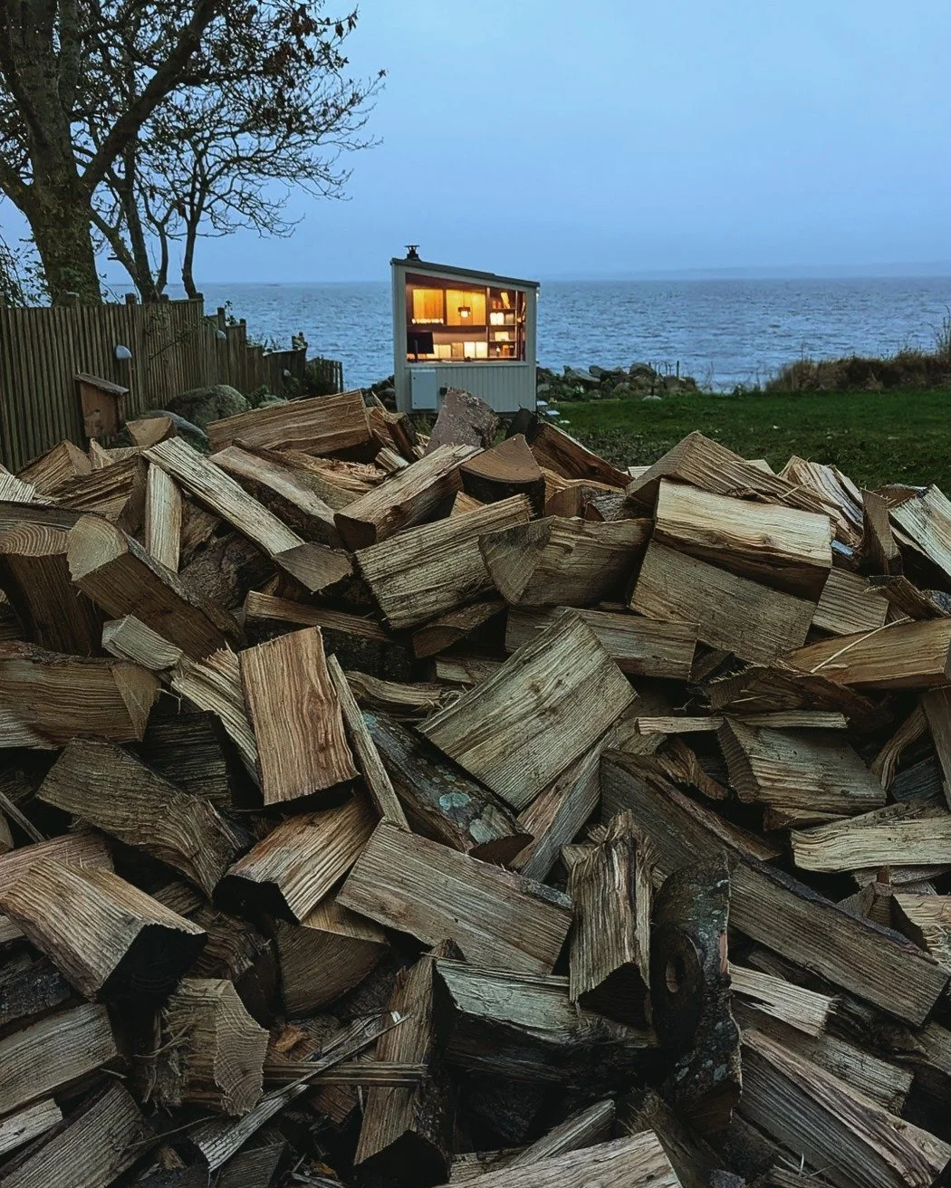 Happiness is knowing we have enough wood to keep us warm through the winter.

#scandinaviansauna
#nordicsauna
#mobilesauna
#saunadesign
#saunalife
#saunatime
#wellness
#relax
#saunarental
#outdoorsauna
#homeoffice
#slowliving
#ritualdesign
#nordicdes