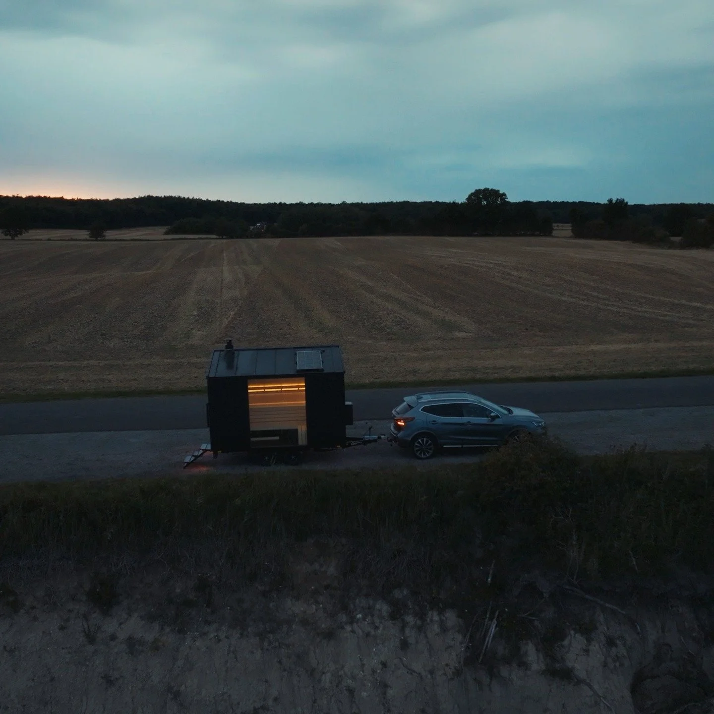 Whose health would you like to improve with a Scandinavian Sauna? 

#scandinaviansauna
#nordicsauna
#mobilesauna
#saunadesign
#saunalife
#saunatime
#wellness
#relax
#saunarental
#outdoorsauna
#homeoffice
#slowliving
#ritualdesign
#nordicdesign 

phot