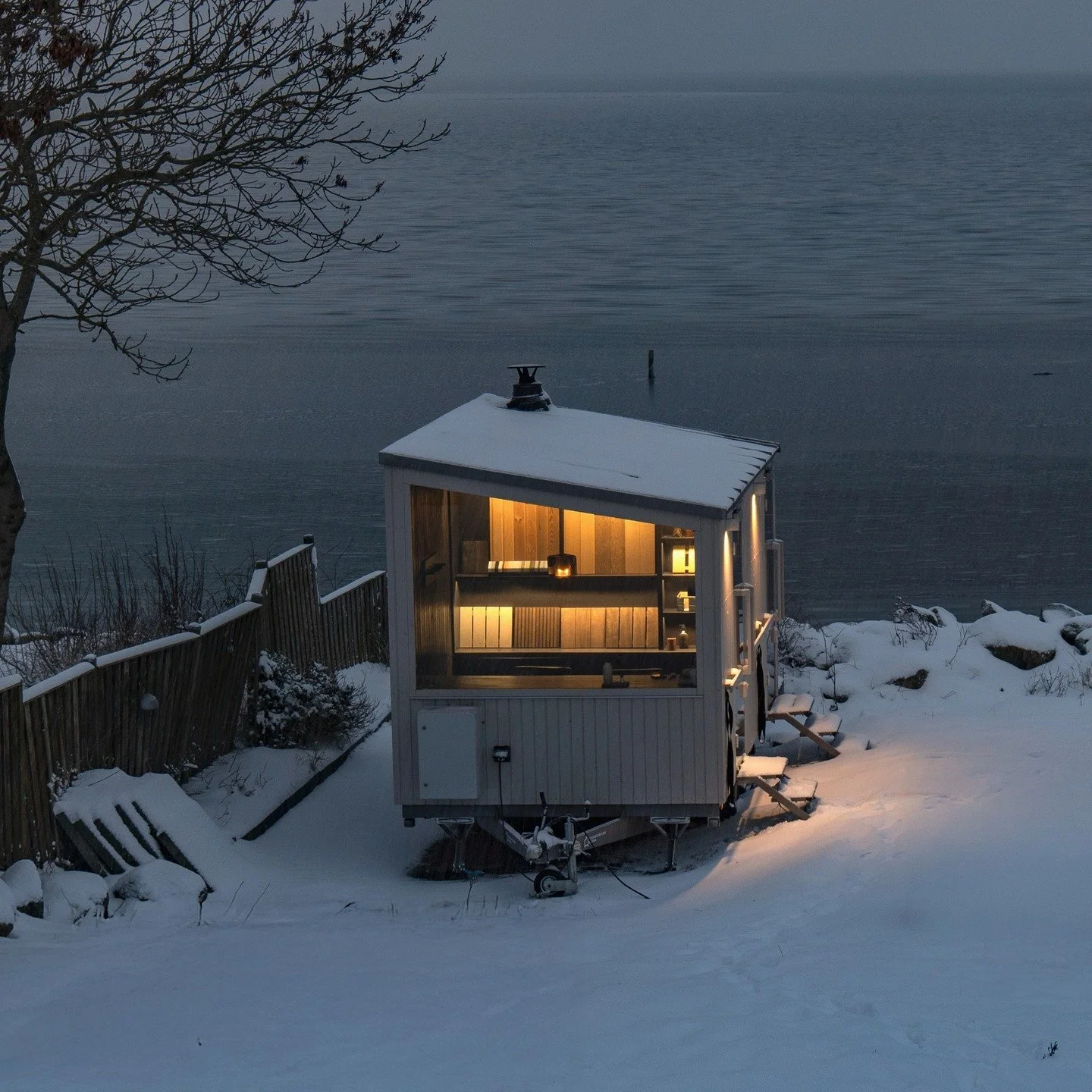 Back at the office.

#OfficeSauna 
#scandinaviansauna
#nordicsauna
#mobilesauna
#OfficeSauna
#saunadesign
#saunalife
#saunatime
#wellness
#relax
#saunarental
#outdoorsauna
#homeoffice
#slowliving
#ritualdesign
#nordicdesign