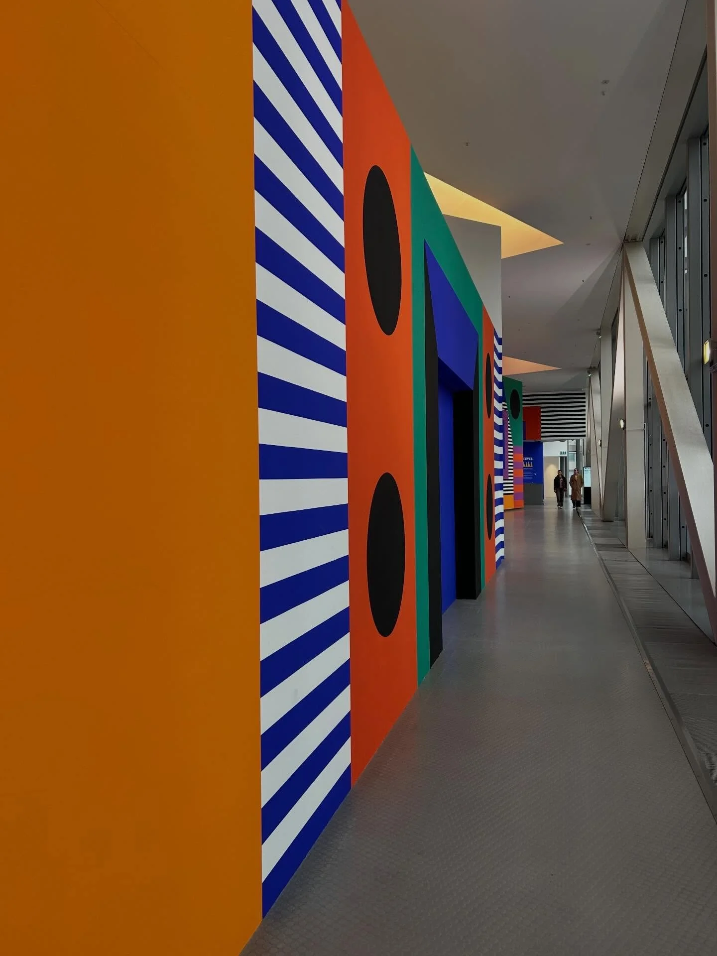 &ldquo;Bits&rdquo; from the week!
1. @the_lowry exhibition
2. THE enormous crocodile 🐊 
3. Dog 🐶 fashion
4. Lanterns
5. Birthday flowers still in bloom 🩷
6. Giant poo sticks 
7. A rare snack find
8. Karaoke 🎤 voices with A-ha, Belinda Carlisle, E