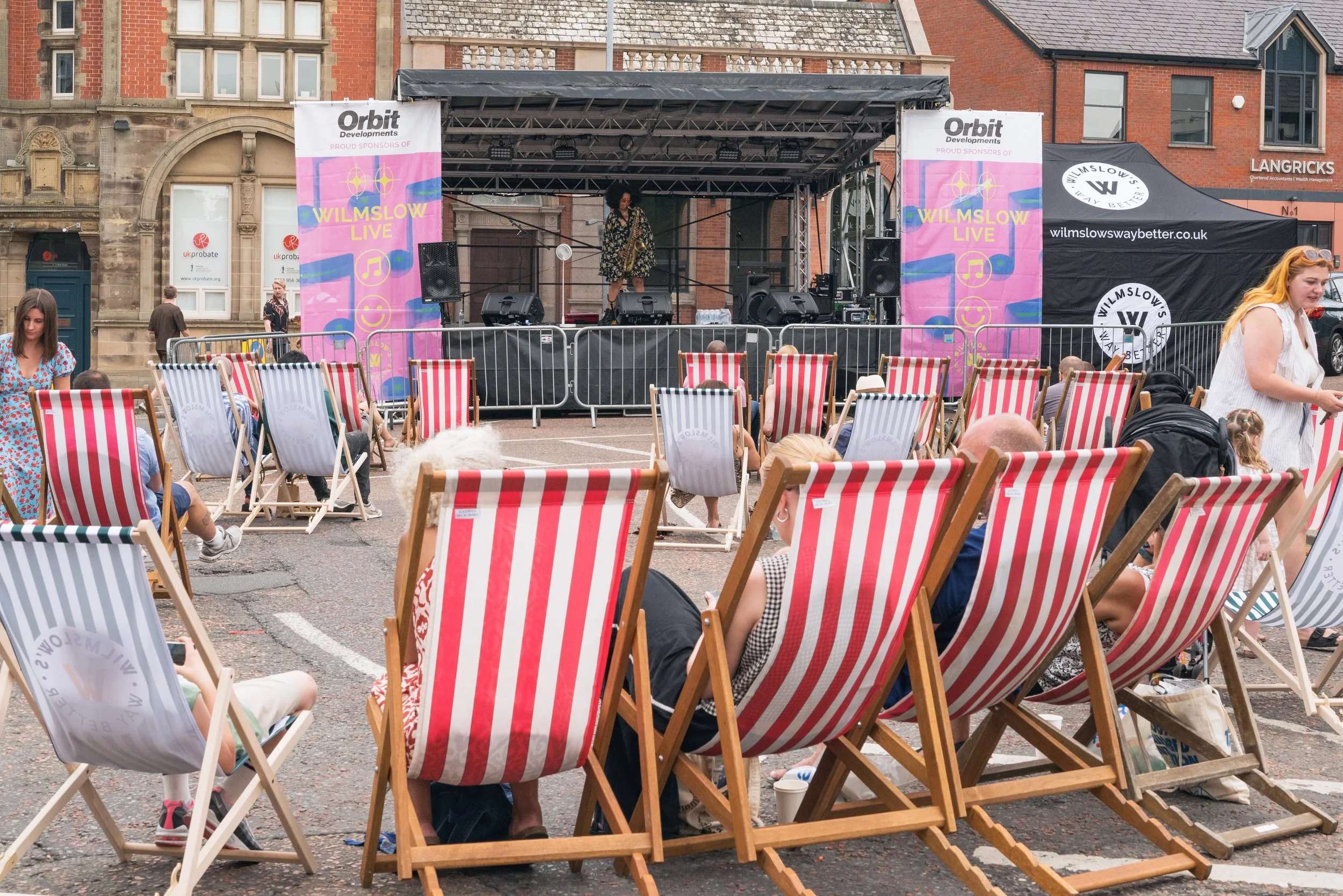 Wilmslow live.jpg