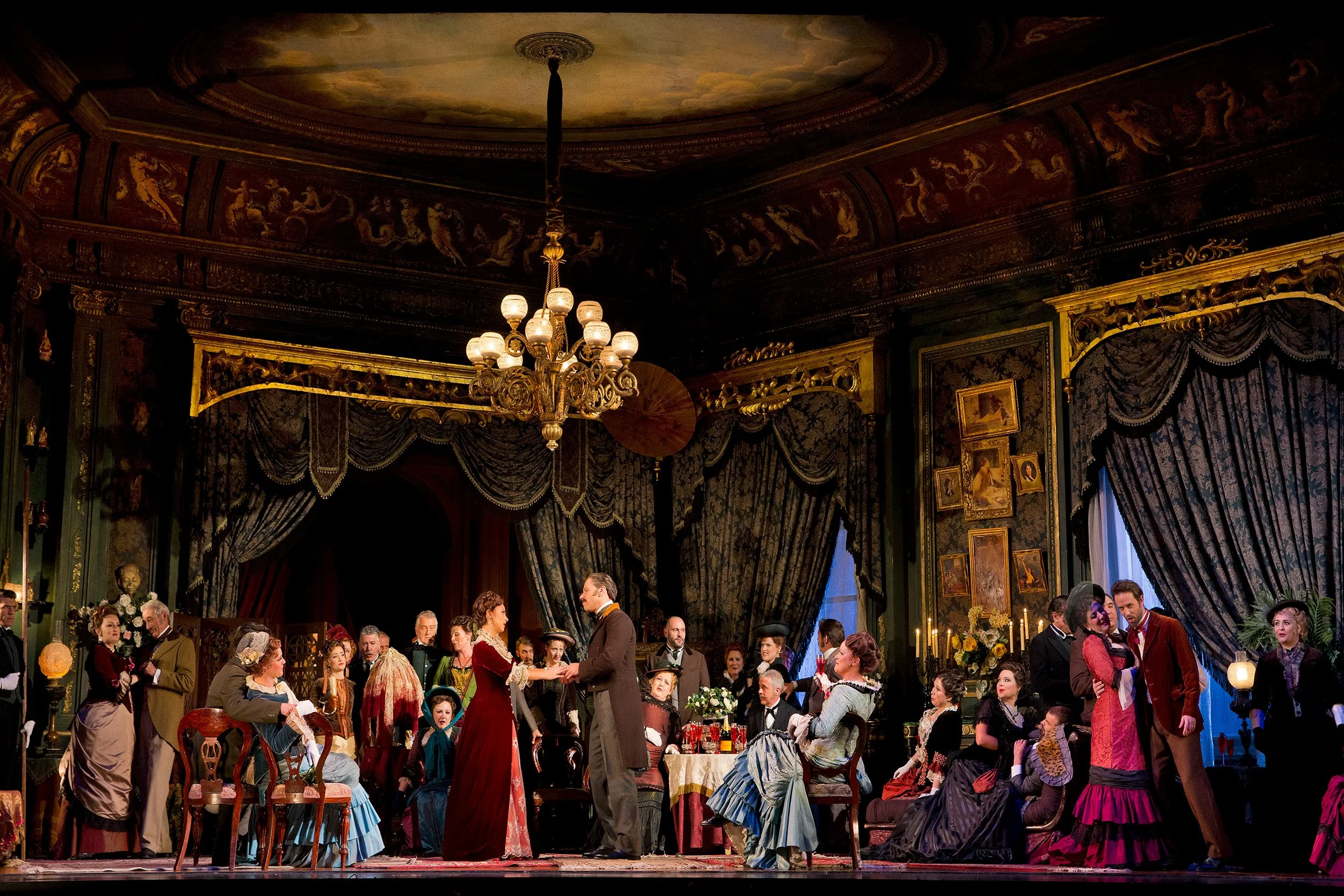 OATraviata_creditJeffBusby1.jpg