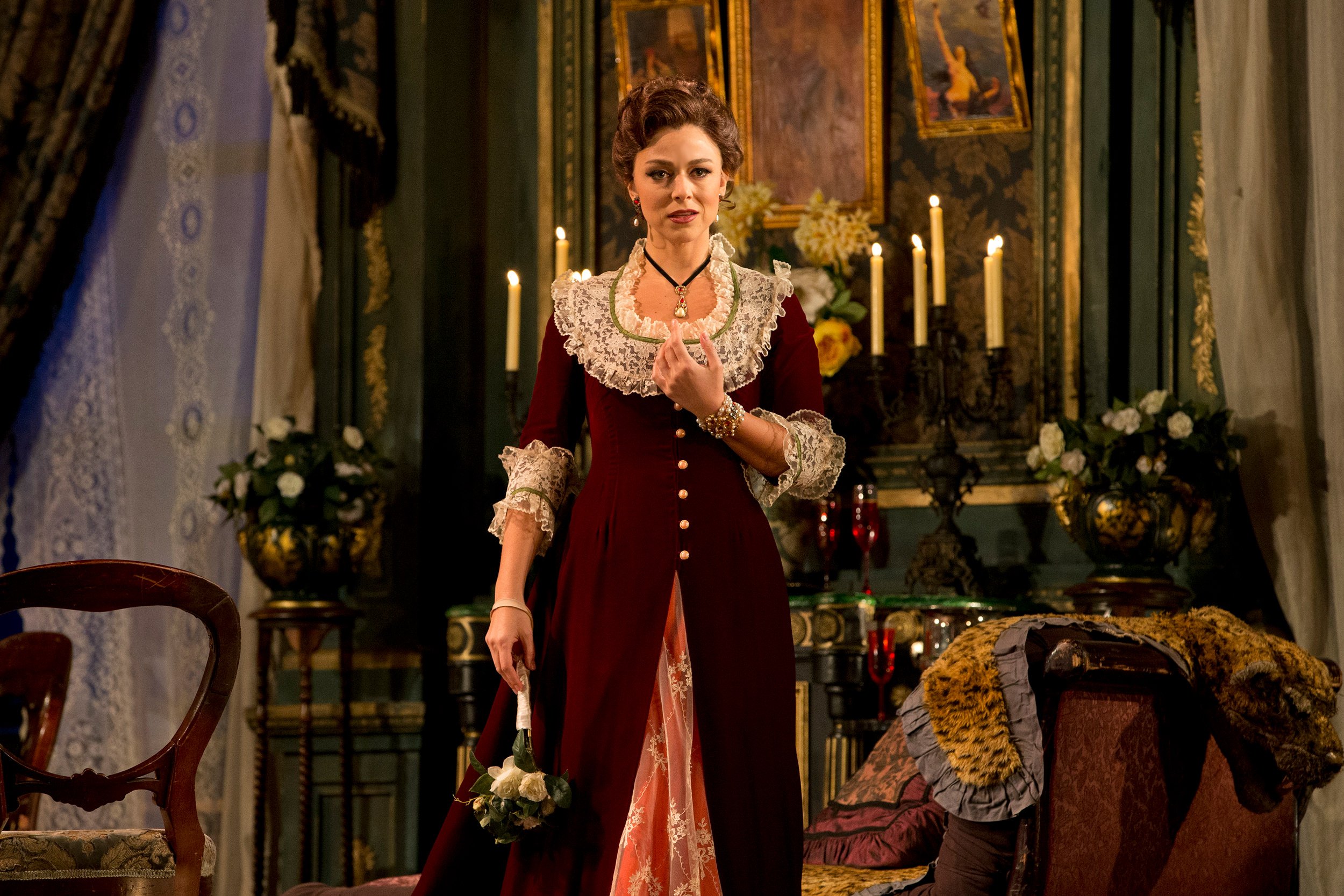 OATraviata_creditJeffBusby3.jpg