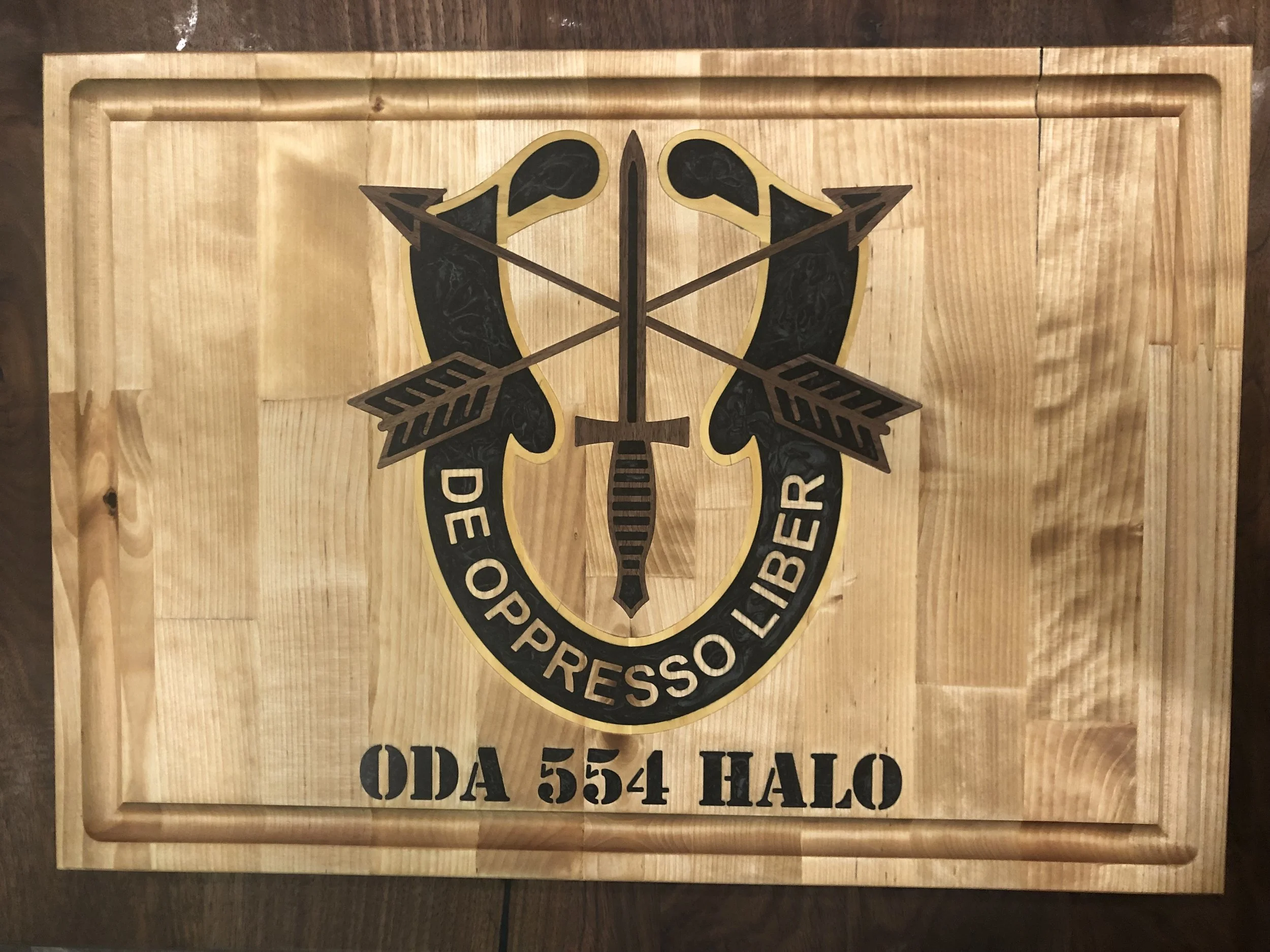 14x20x1.5 Acacia Based SF Crest Cutting Board