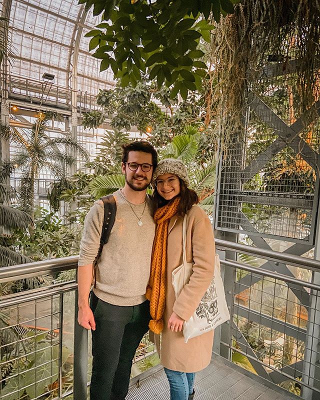 Some snapshots from the last few days in DC! So thankful for this time with my love! 
Photo descriptions: 
1️⃣ The National Botanic Garden! Free entry and has an amazing toy train display during Christmas! 
2️⃣ On our walk from our Airbnb to breakfas