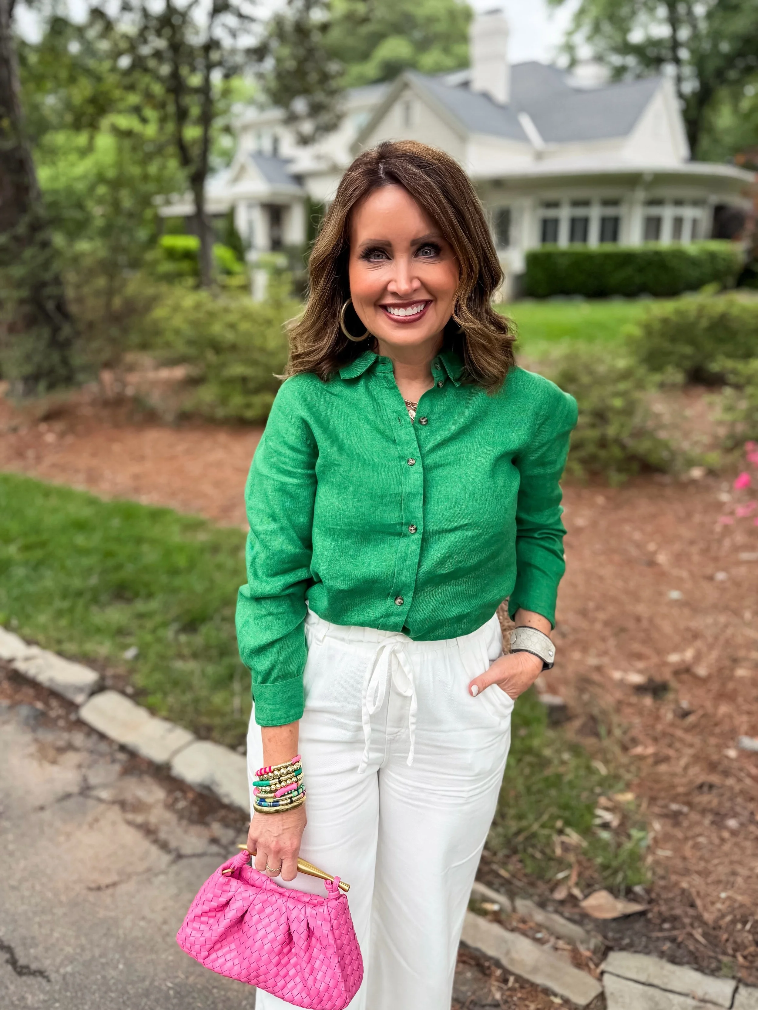 💚Color crush: Kelly Green💚
One of my favorite shades of the season! Swipe ➡️ to see some cute pieces I&rsquo;m loving in this pretty hue. 

✨Type the word GREEN below to receive a DM with links to shop✨

Facebook friends, click here to shop: https:
