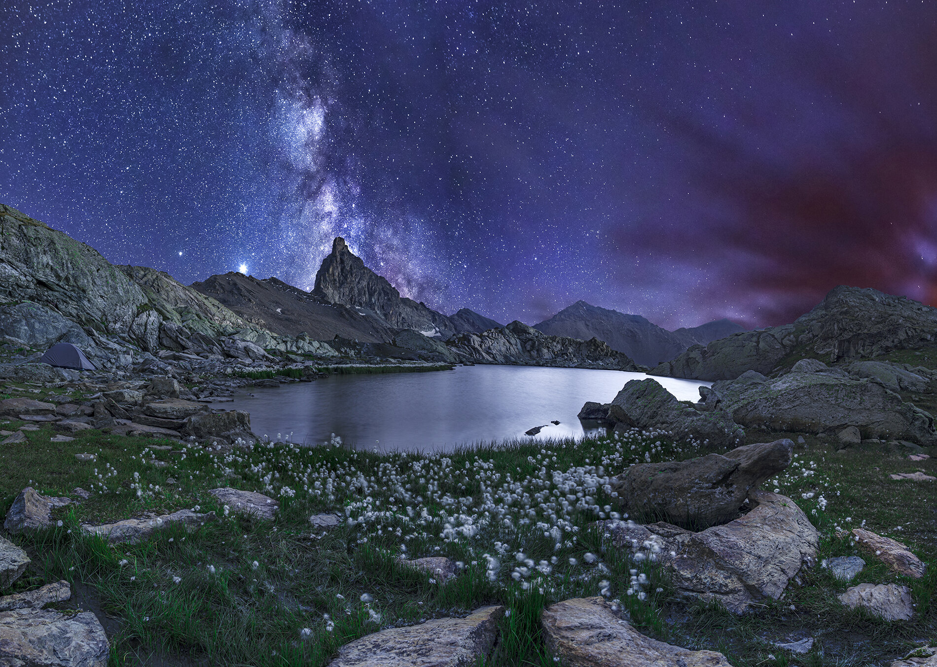 Queyras lake over the Milky Way