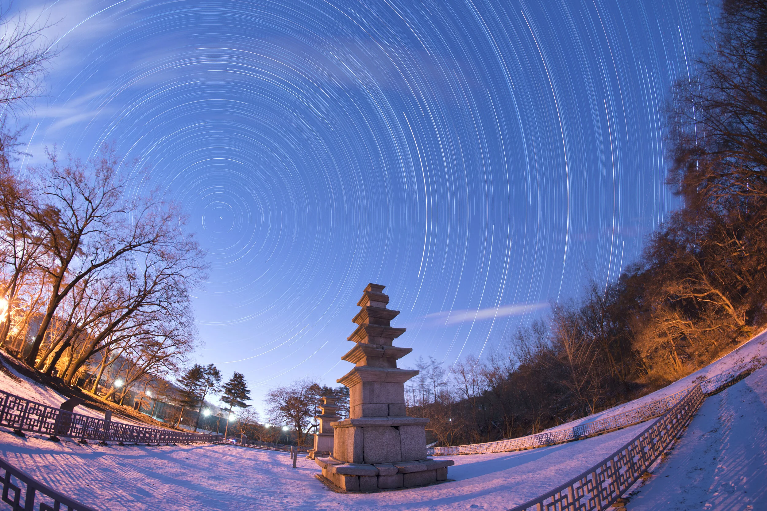  Star trails of the Five-story Stone Pagoda