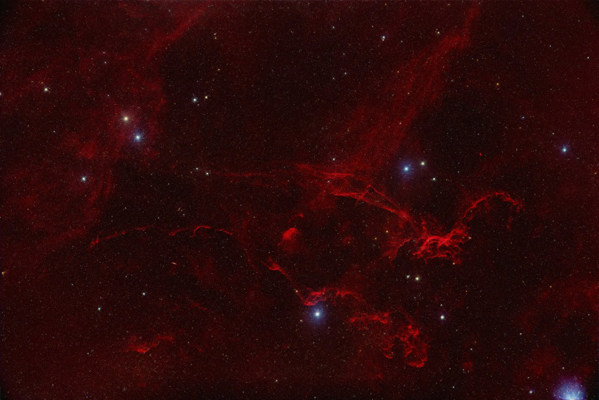 The Flying Dragons - Sh2-114, LBN347 (Ha-RGB) — AAPOD2.COM