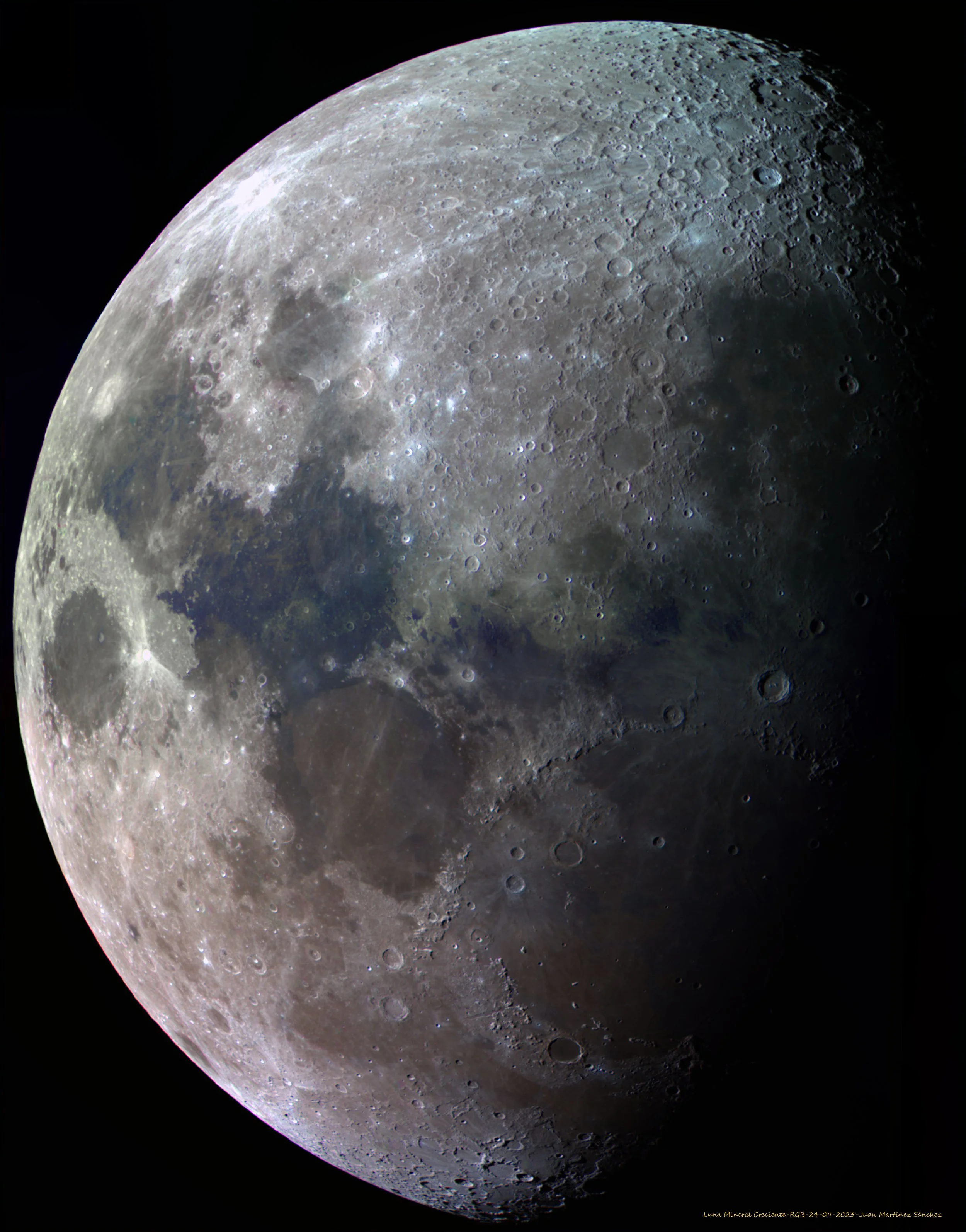 Luna mineral creciente