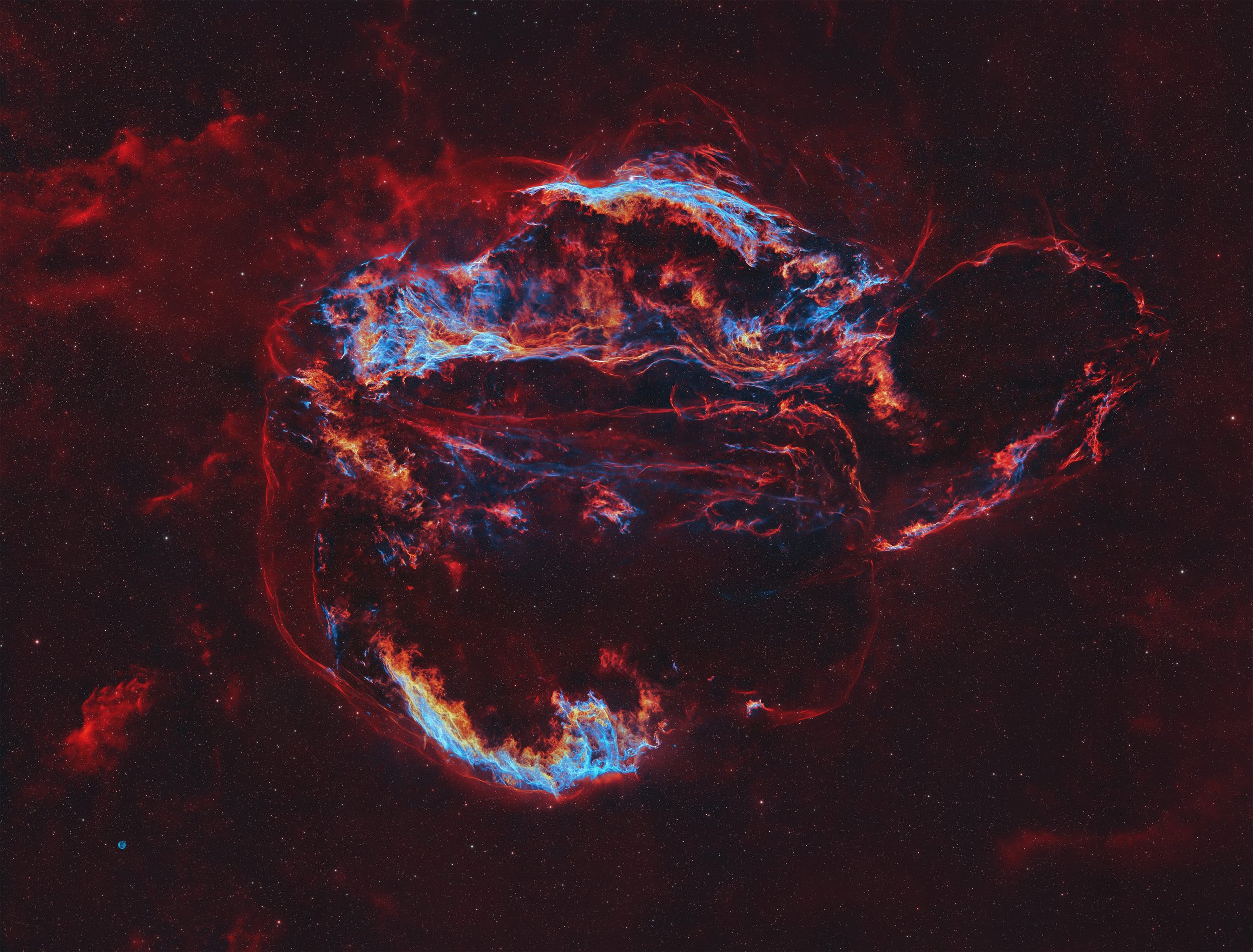 GigaVeil: 1 billion pixels, 300 hours, 35 panels, and 5 contributors on the Veil Nebula