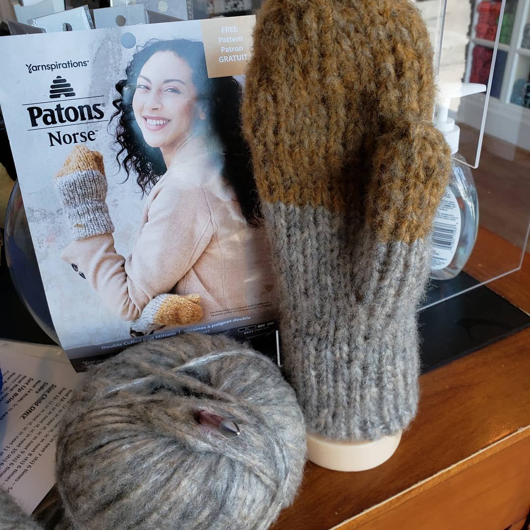 Working on the second mitt with this beautiful yarn from Patons Norse. Pattern free in my shop.