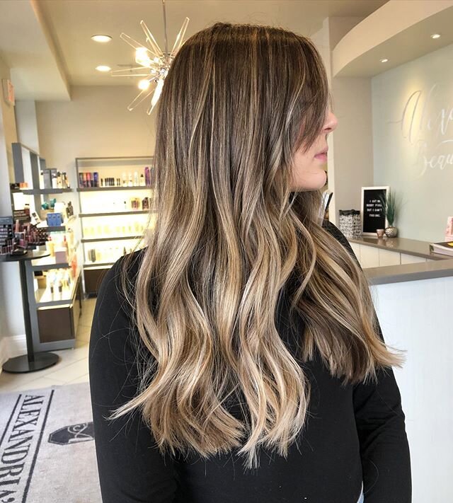 Oh how we miss giving all you babes dimensional color! 
By @nicollemaryanabeauty .
.
.
.
.
#bumbleandbumble #aveda #alexandriasbeauty #littlebeauty #weddings #weddingsalon #upstatenysalon #beauty #alexandrias #balayage #babylights #teasylights #hairc