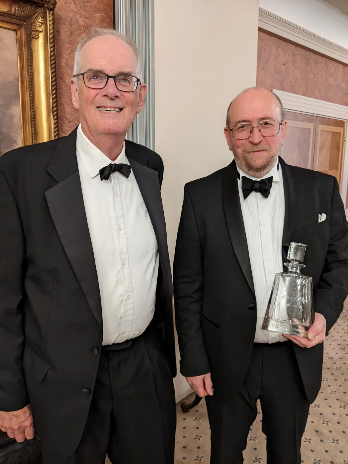 John Rees recieves Eddie Knott award