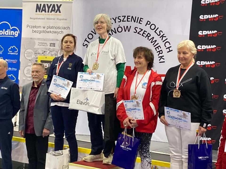 EC members win medals