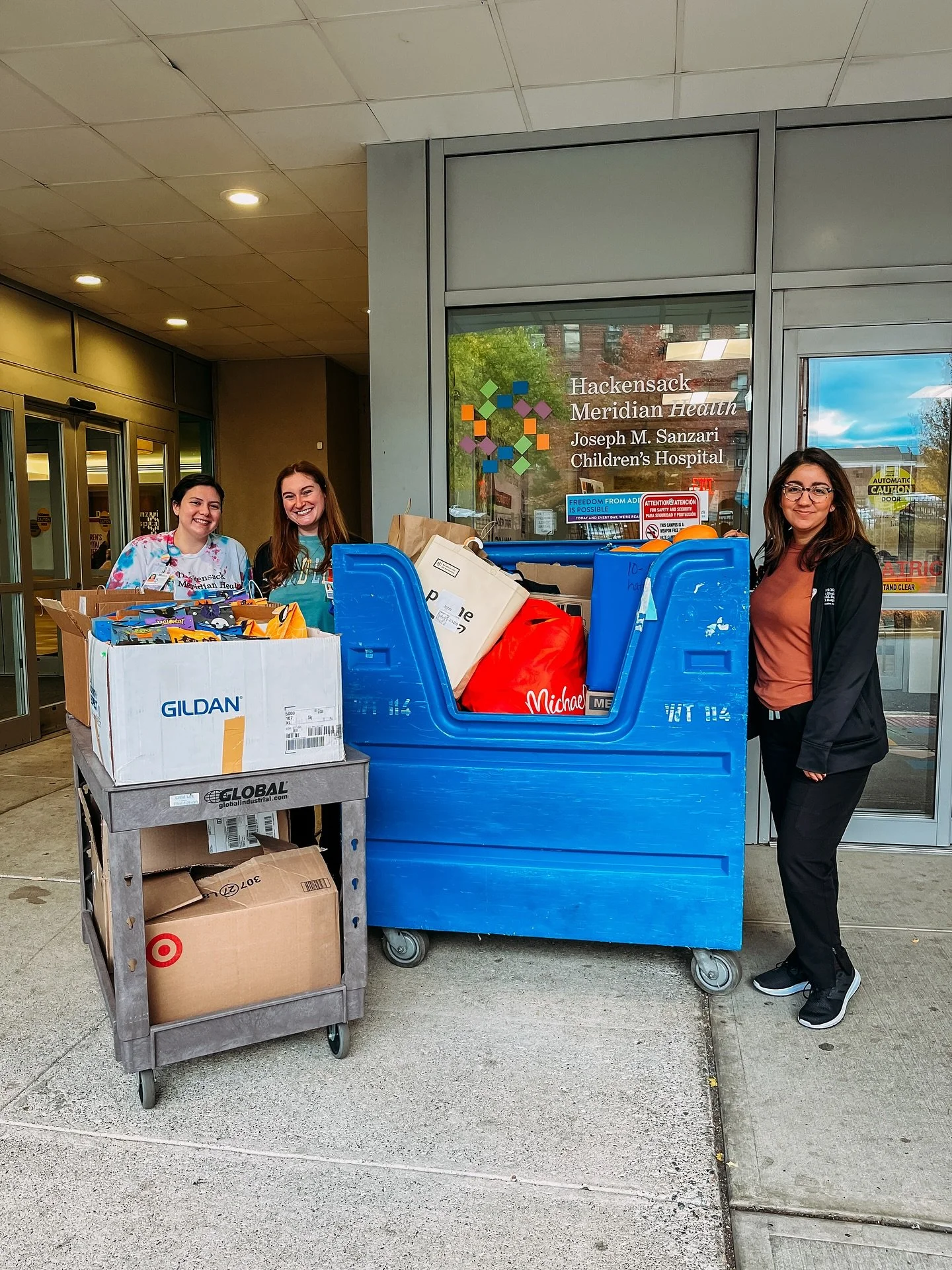 Halloween magic is on its way to Joseph M. Sanzari Children&rsquo;s Hospital at @hmhnewjersey ! 👻 Today we dropped off everything the child life team needs to make this week extra special&hellip;pumpkins to decorate, crafts, decorations, goodie bags