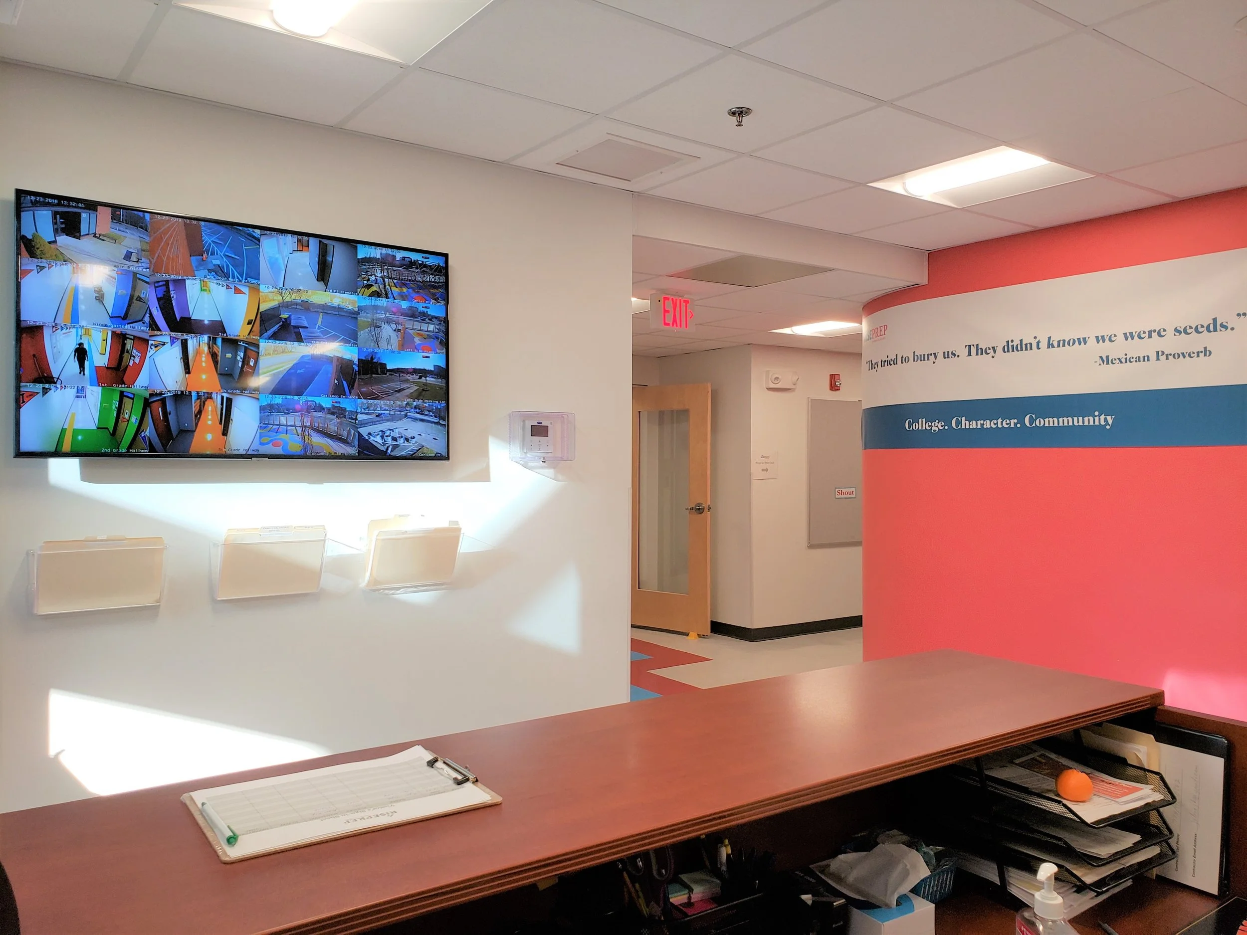 Front Desk.jpg