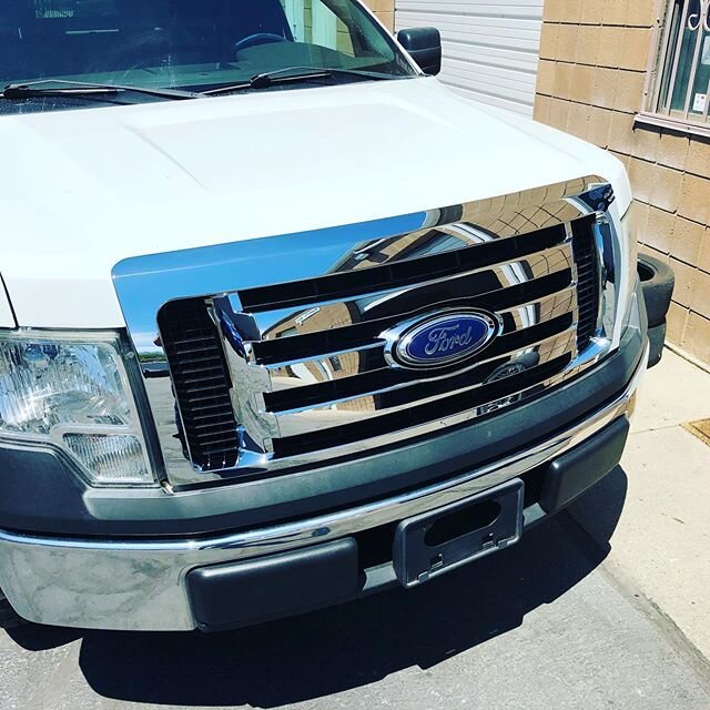 Ken wants chrome, Ken gets chrome. New grill on this 2010 F-150
