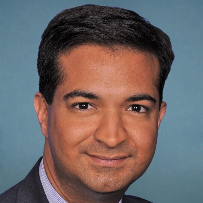 Carlos+Curbelo+Headshot.jpg