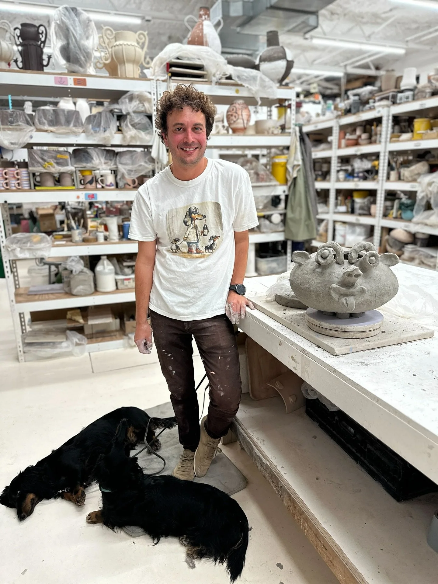 Ok &hellip; how cute are all the fluffy studiomates ?!!!! Thank you to our members for bringing in their cutie studio helpers ❤️❤️

🩷🩷Studio pets 🤝 handbuilding table 🩷🩷

#clay #ceramic #pottery #CUTE #clayspace #potterystudio #ceramicstudio
