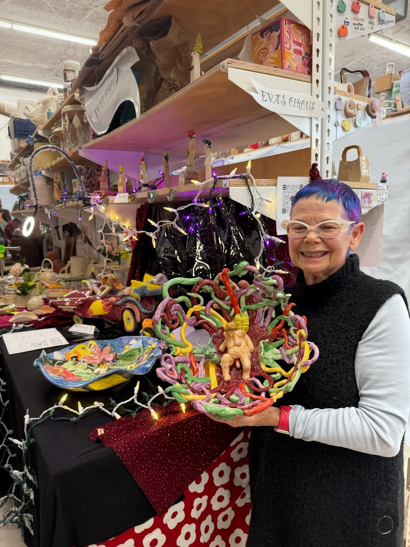 A highlight on Clay Space member @evaormut!
Eva Ormut is a Canadian sculptor and stop-motion animator. Trained by David Gilhooly, a pioneer of the Funk art movement, Eva is known for creating colorful sculptures of racing cars, cookie jars, two-foot 