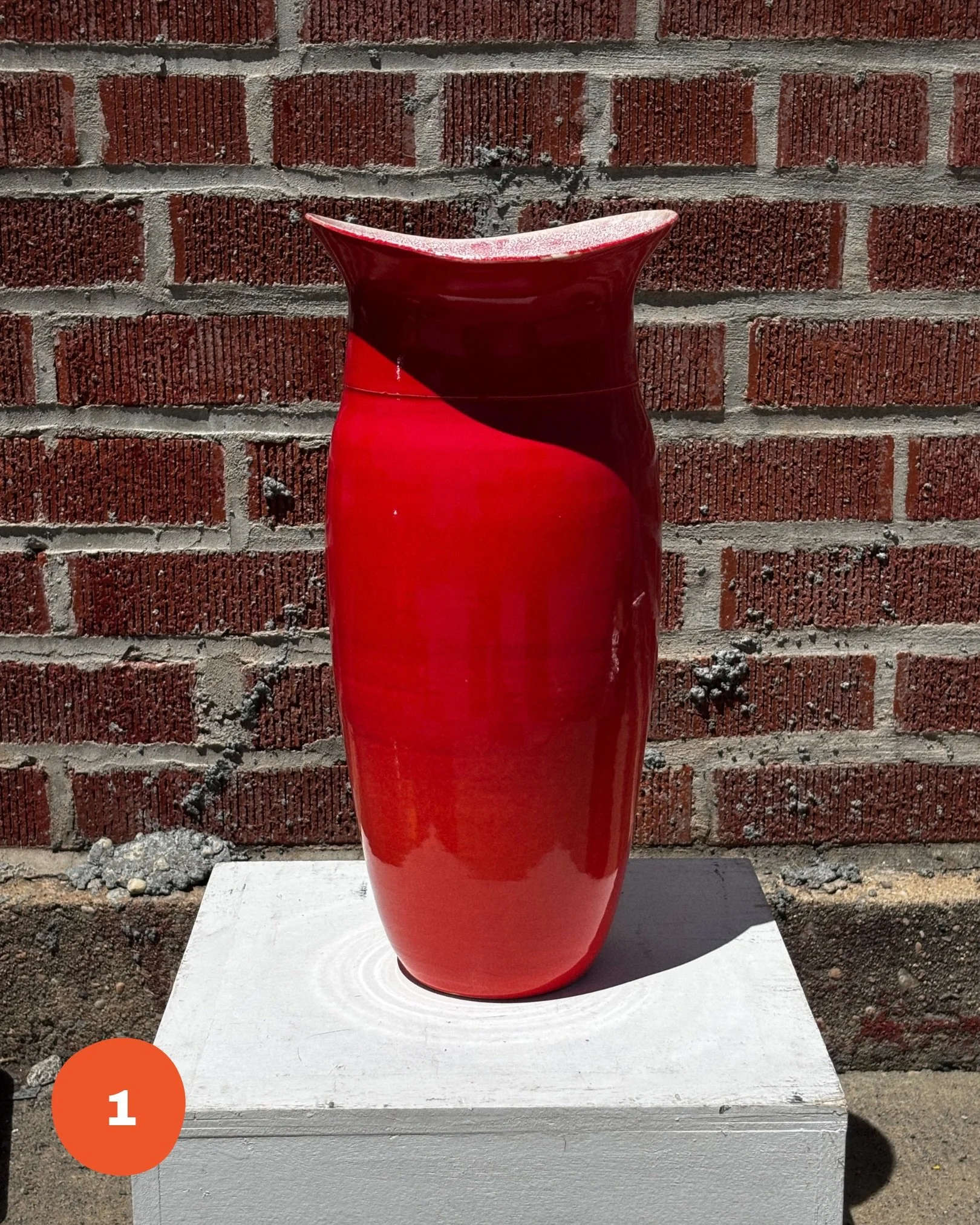 A few standout pieces are available this weekend during our Sidewalk Sale Fundraiser with @shopsmallgreenpoint, each with a suggested price. All proceeds will go to @fabrica_designplatform in Beirut, Lebanon.
DM us today to claim something before it 