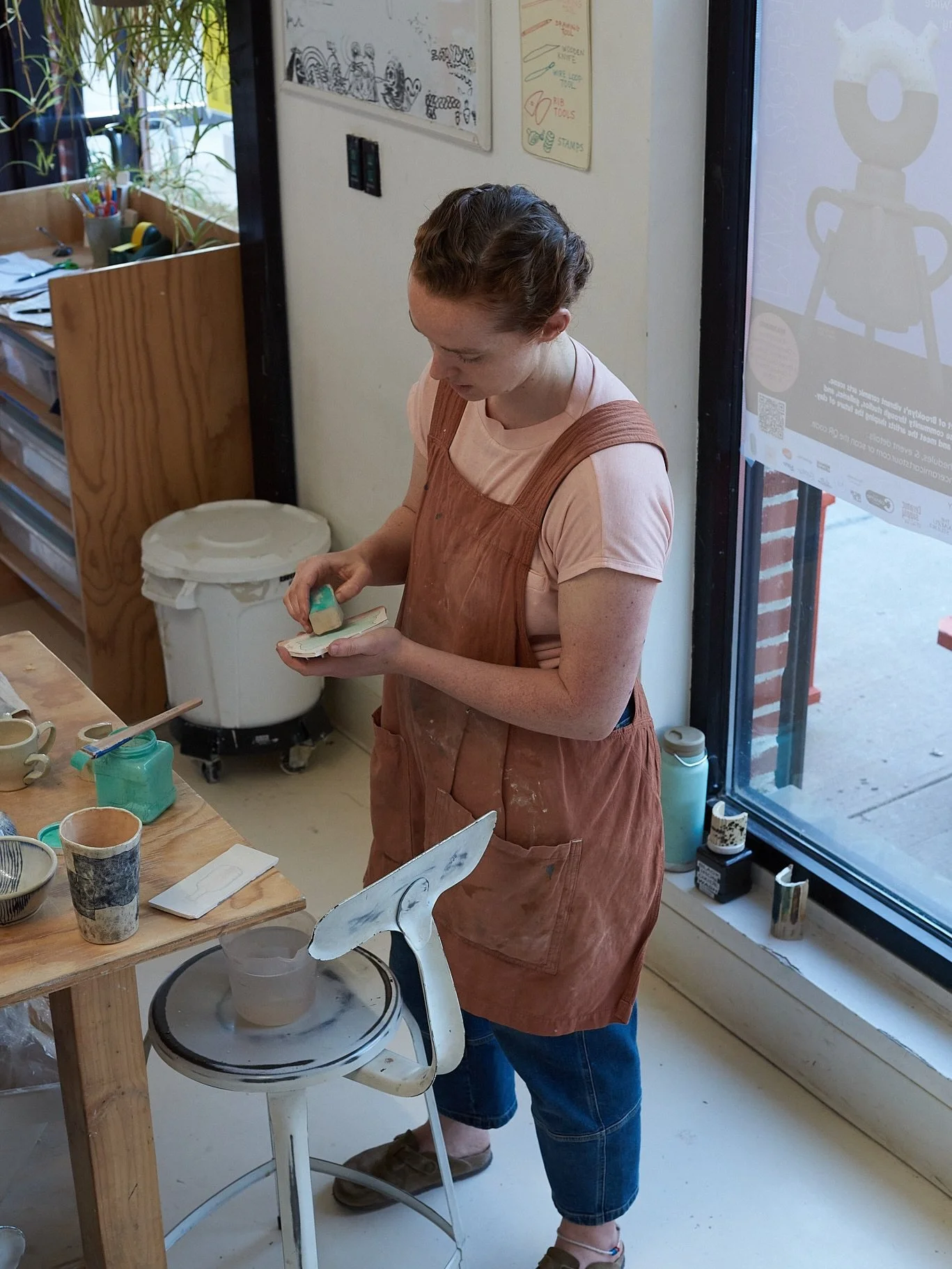 Looking to expand your surface decoration techniques?

Join Nina Berinstein @nina.berinstein July 10-24 for a 4-week exploration of terra sigillata, slips, oxides, underglazes, and textural techniques. From mishima and sgraffito to water etching, thi
