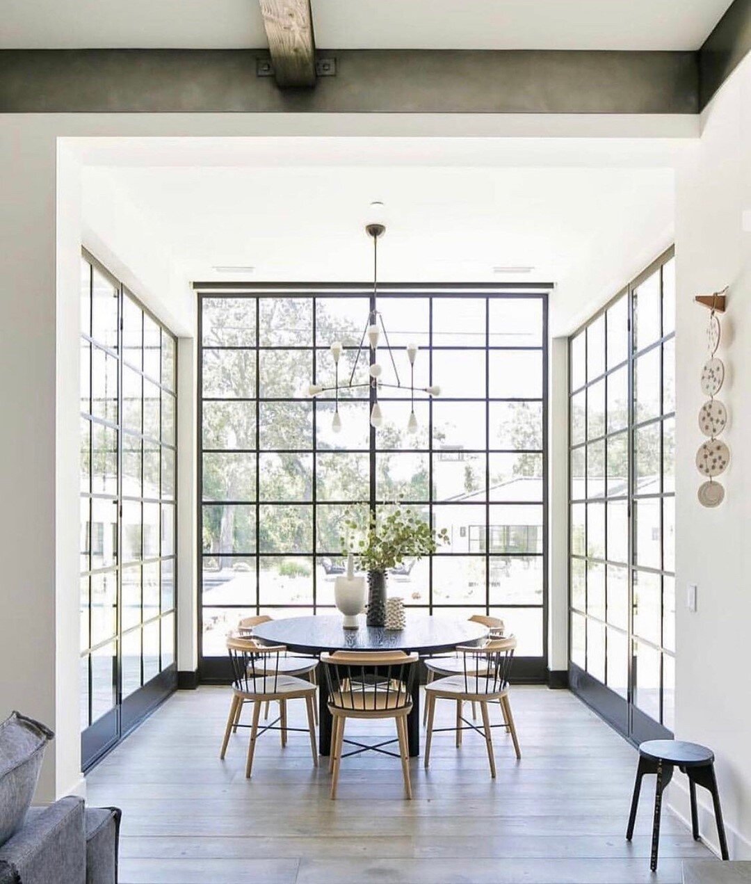 The perfect breakfast room does exist☕️⠀⠀⠀⠀⠀⠀⠀⠀⠀
⠀⠀⠀⠀⠀⠀⠀⠀⠀
What is your favorite way to design for everyday? A chic sofa? An eclectic gallery wall? A modern wall of windows? Let us know in the comments below! 👇⠀⠀⠀⠀⠀⠀⠀⠀⠀
⠀⠀⠀⠀⠀⠀⠀⠀⠀
⠀⠀⠀⠀⠀⠀⠀⠀⠀
Beautiful