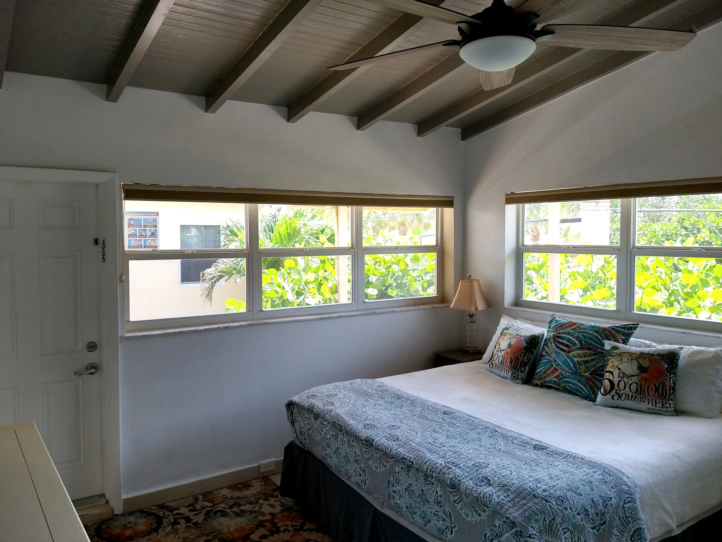 02-Beachfront-Penthouse-LBTS-Master-Bedroom-02.jpg