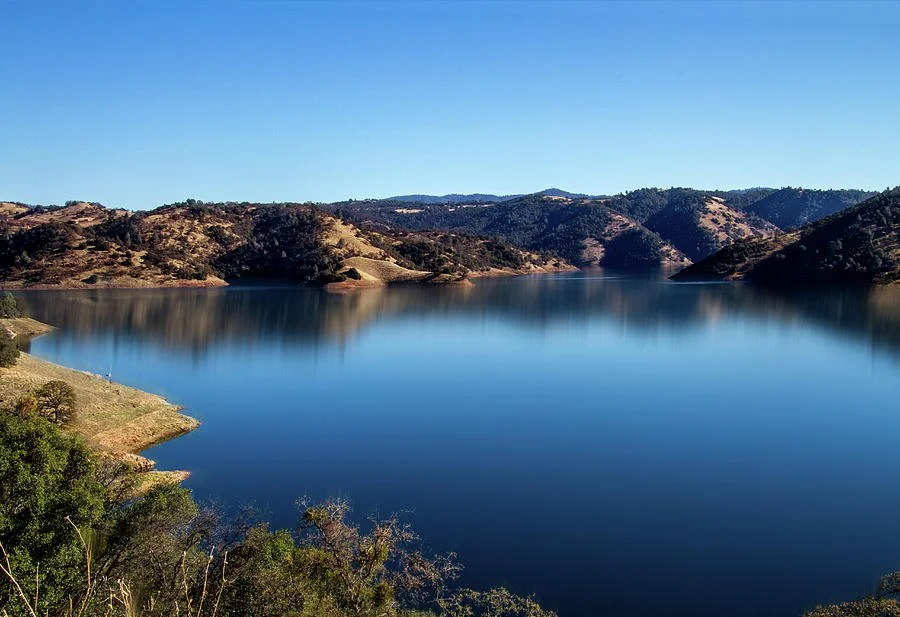 New Melones Lake.jpeg