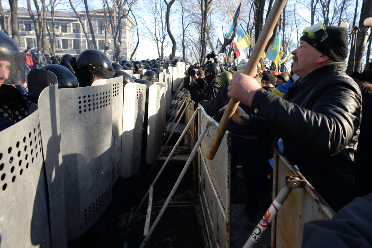 Police barricade separating troops and protesters during Ukraine's 2014 Revolution