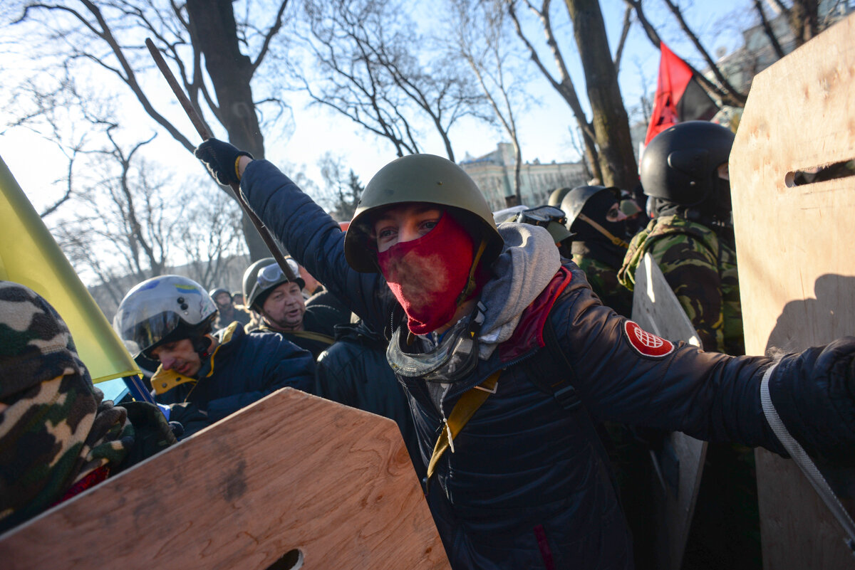 Masked Protester in Ukraine 2014 Revolt