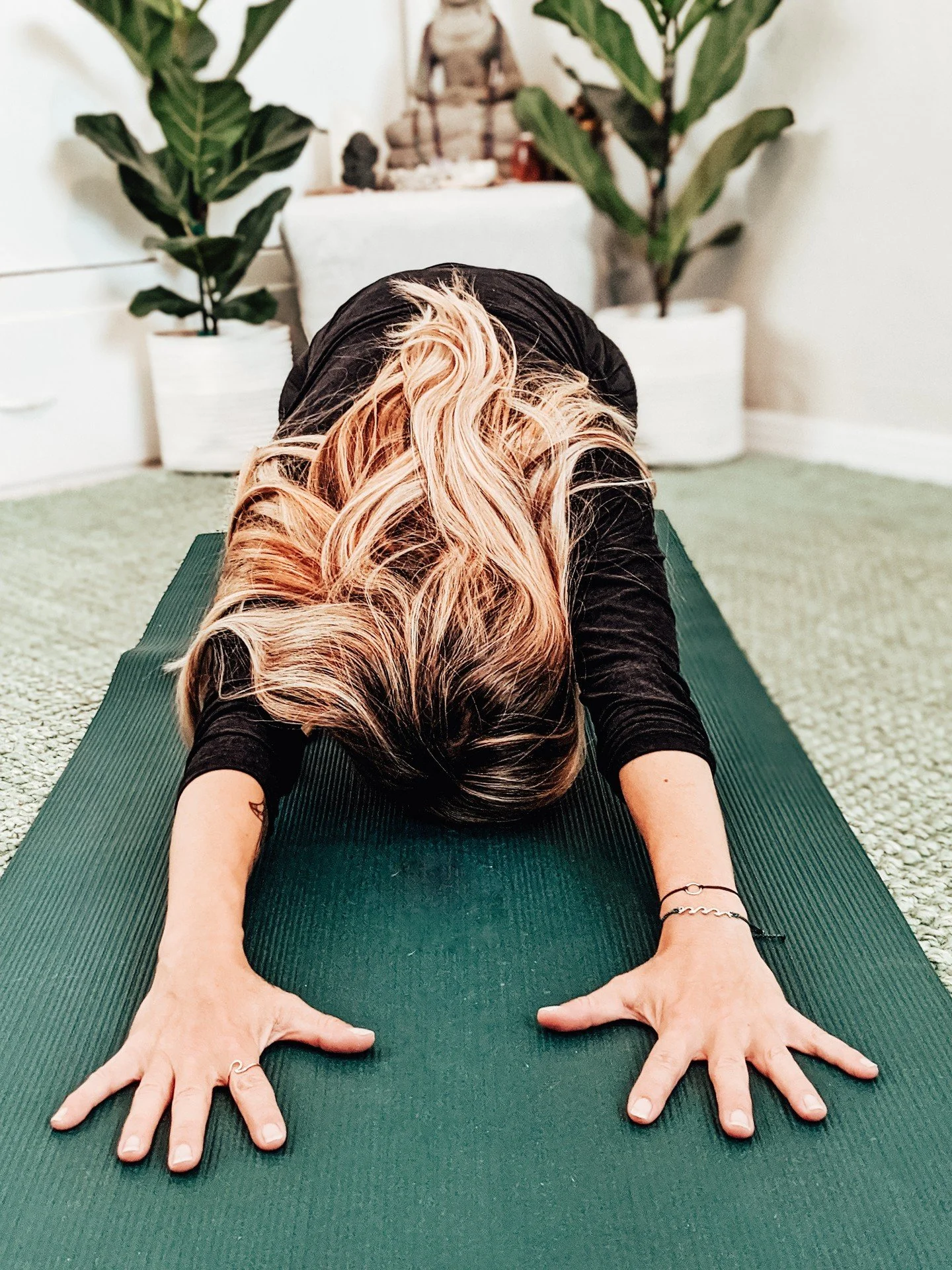 Nobody tells you what burnout actually looks like. So let me.

It doesn't look like lying on the floor, unable to move.
(Although, been there too. 🙋)

It looks like:
&rarr; Ticking every box and feeling absolutely nothing
&rarr; Being "fine&quo