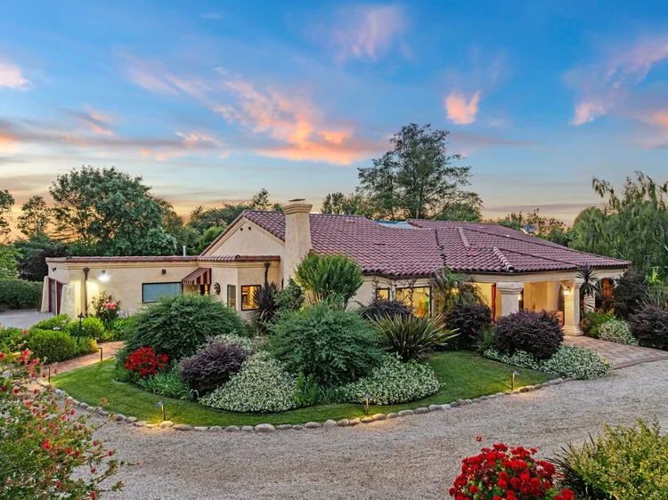 Pool and Gazebo Villa