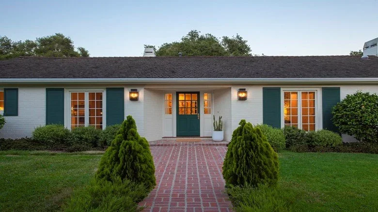 Mountain Views & Pool