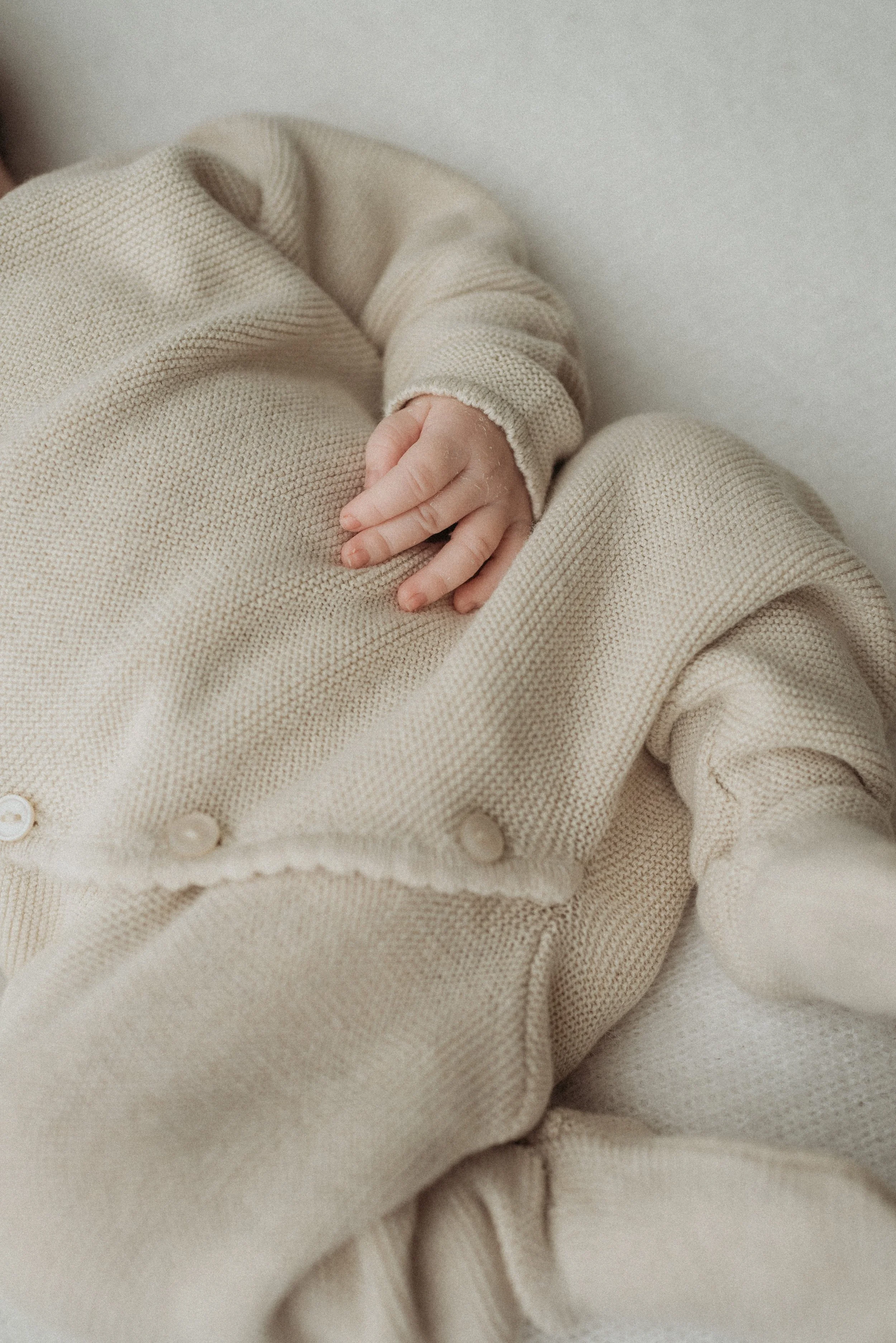 Tint baby hands, Portland Maine Newborn Photographer