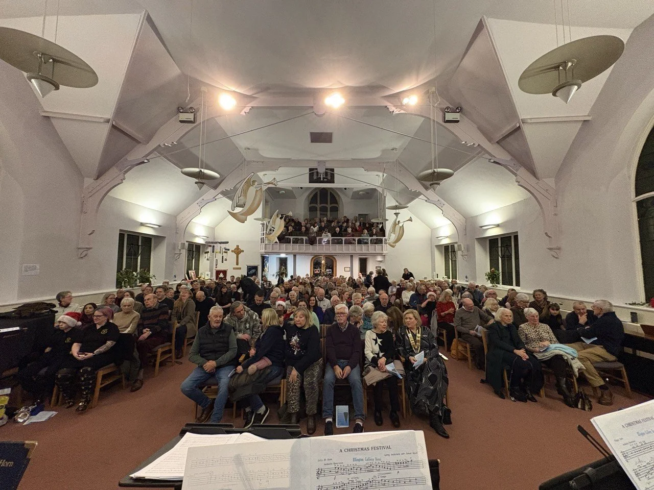 Ellie is amazed to see how many people have come to hear us play.