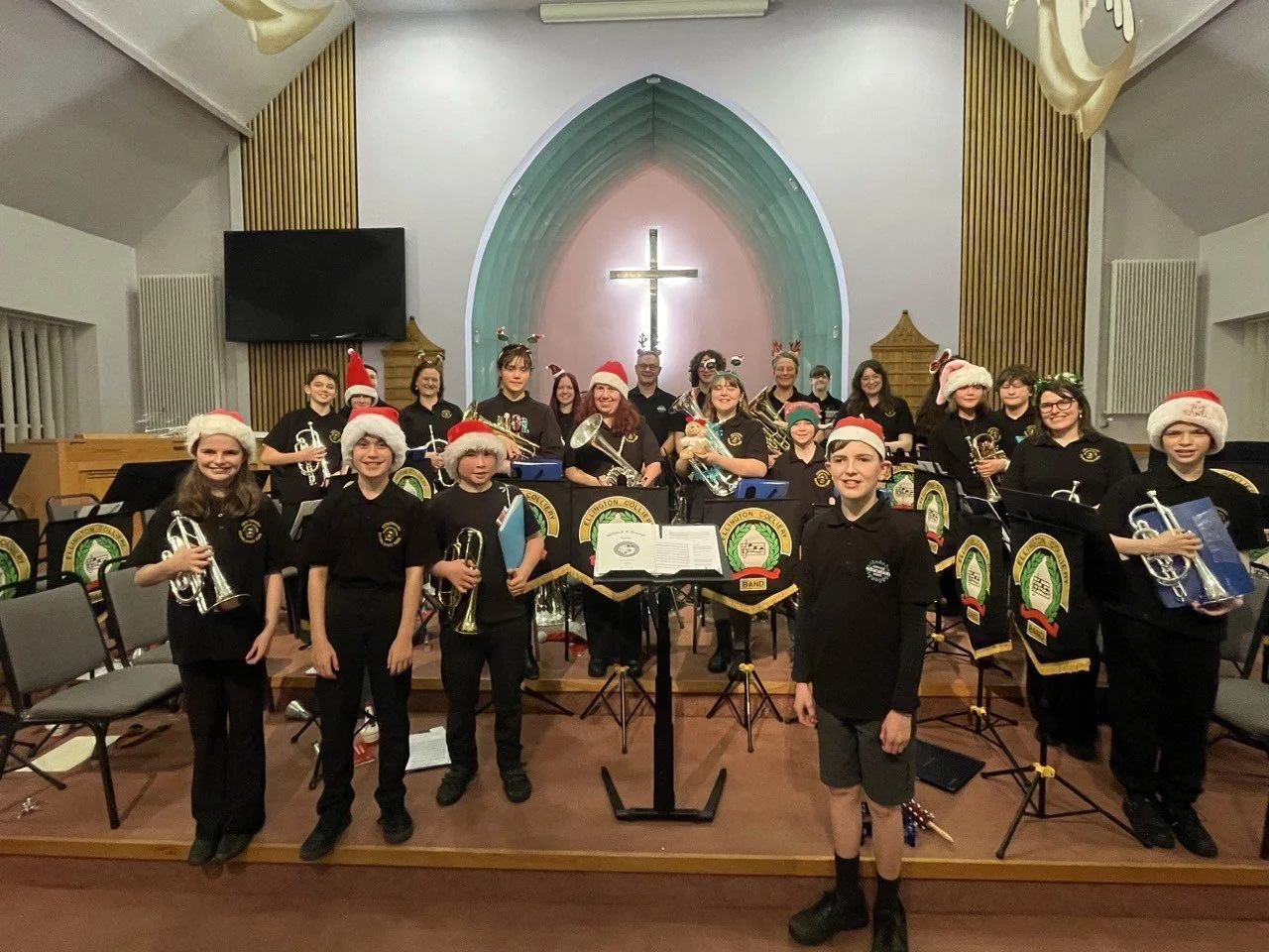 A huge round of applause for Brass Roots.