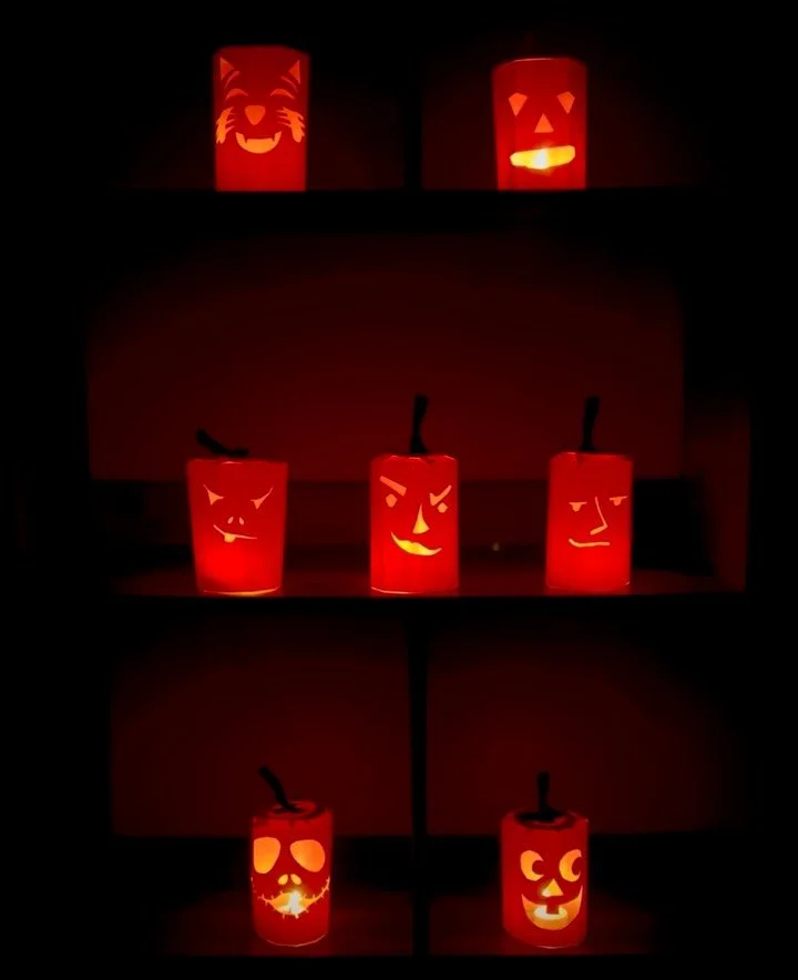 It&rsquo;s not too late to make your own paper Jack O Lantern, its actually the perfect time! I mean look how cute they are and how much fun we&rsquo;re having. HELP ME BUILD MY ARMY!!! 🎃🎃🎃🎃