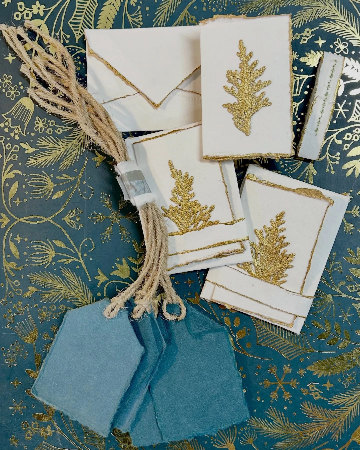 Sending out these mini golds to a very loyal customer who has gotten many of my botanical cards and gold edge stuff over the years ✨🌲🏷️ throwing in these hang tags as a ty 💌