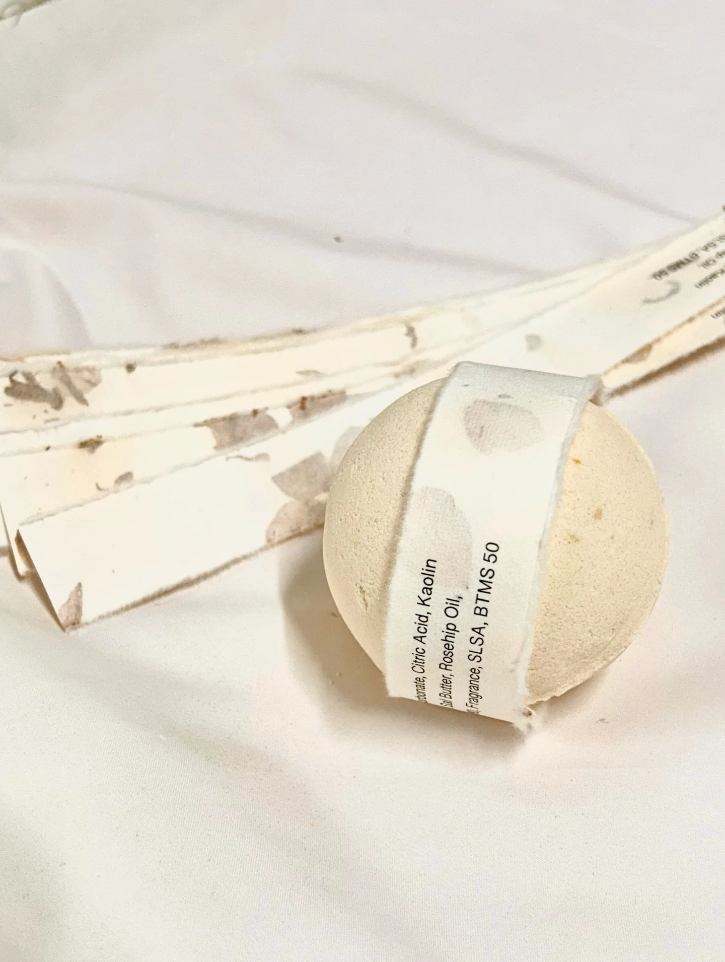 Small Business Saturday 🤝 ✨collab edition✨
💣 All natural bath bombs made by @fag_blood packaged with some of my floral handmade paper 🌸
🎁Always a great gift! Contact Trevor @fag_blood to get your hands on one of these!