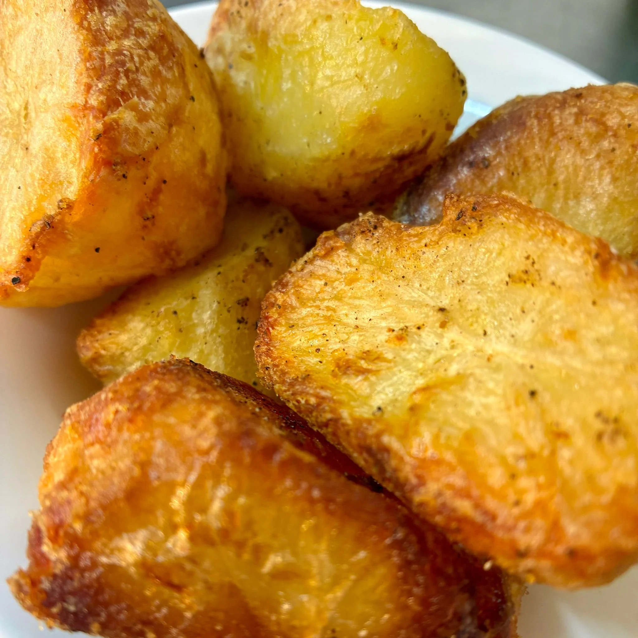 Sunday = Roast Potatoes

www.theoakwigmore.com
eat@theoakwigmore.com

👨&zwj;🍳: @ianpughie