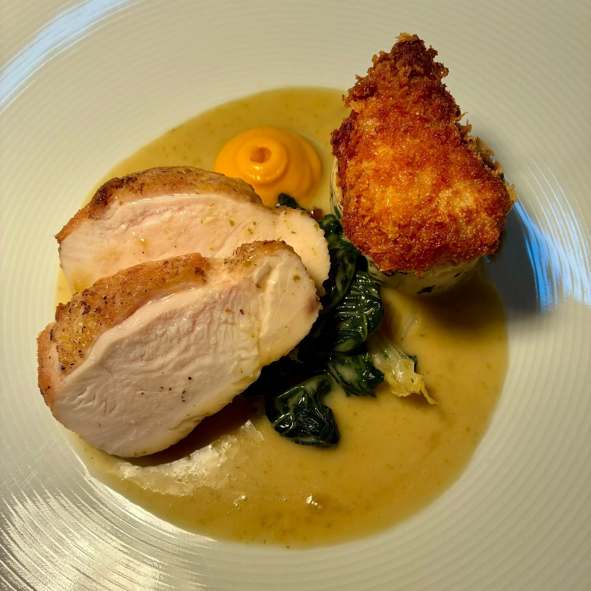 Chicken Trio, Greens, Tarragon

www.theoakwigmore.com
eat@theoakwigmore.com

👨&zwj;🍳: @ianpughie