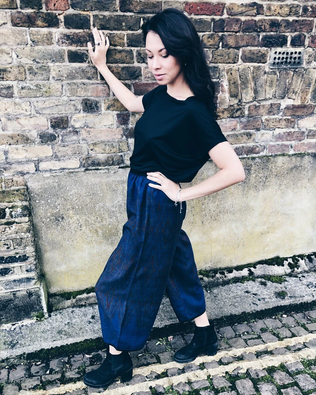 These beautiful Ikat silk trousers have now SOLD! One of a kind as always! 🏃🏻&zwj;♀️ #consciousfashion #consciousfashiongoals #slowfashionmovement #slowfashionstyle #aslowfashionbrand #slowfashionbrand #fashionculture #thaifashion #thaiculture #tha