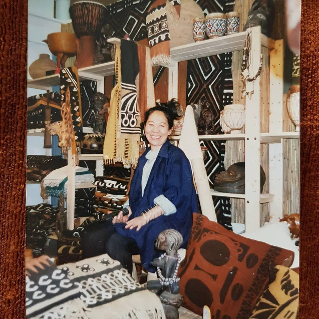 Stay close to people who feel like sunshine 🌻
April 1997, this photo of Marisa was taken during her 'Mother Earth' design phase, where her main inspiration came from African textiles and art. She loved to surround herself with beauty, culture and cr
